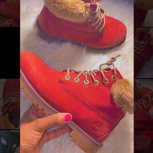 Burgundy timberland boots with fur , size 3